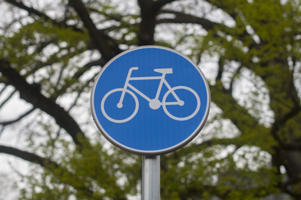 Andrzejrembowski cycle path